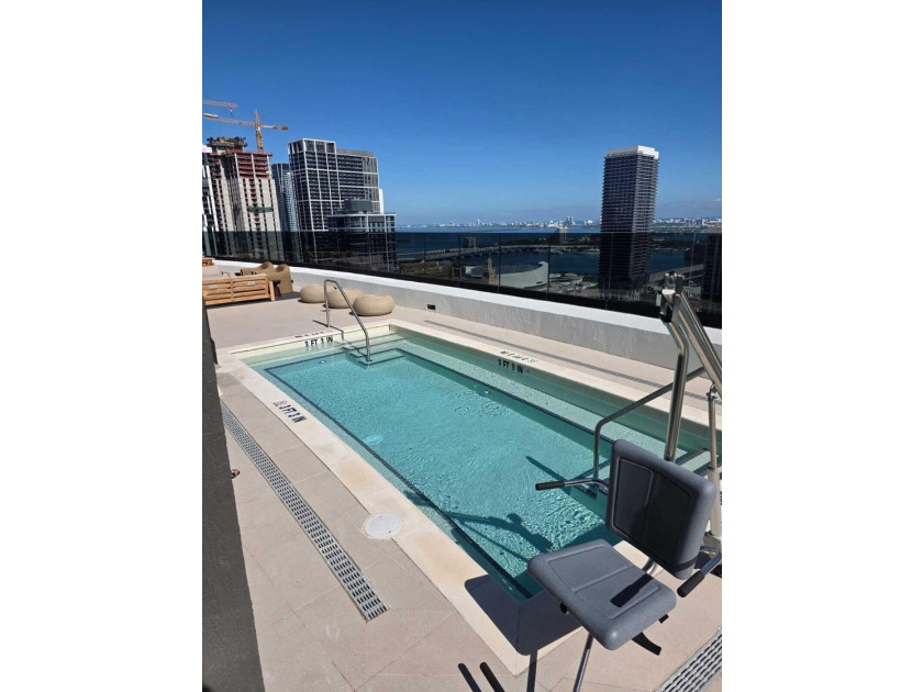 225 N Miami Ave 910 - photo 29