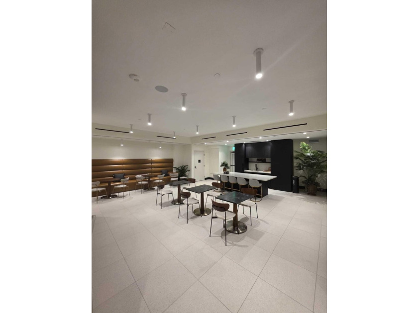 225 N Miami Ave 910 - photo 39