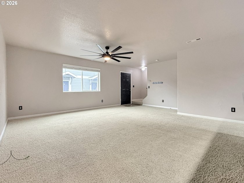 Well-maintained and turn-key, this 3 bedroom, 1.5 bathroom condo - photo 6