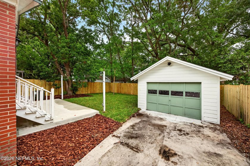 Welcome to this beautiful brick 2-bedroom, 2-bath bungalow in - photo 33