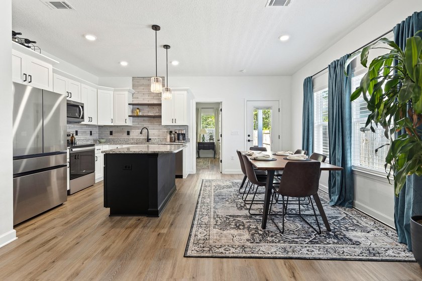***$3,000 ANY WAY BUYER INCENTIVE*** Built in 2024, this - photo 3