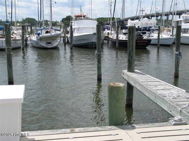 50' boat slip, great amenities, location and priced to sell! - photo 3