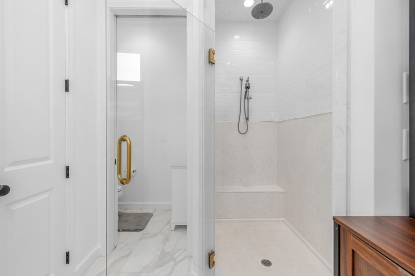 OFFERING $20,000 in buyer closing cost!! This home offers a - photo 23