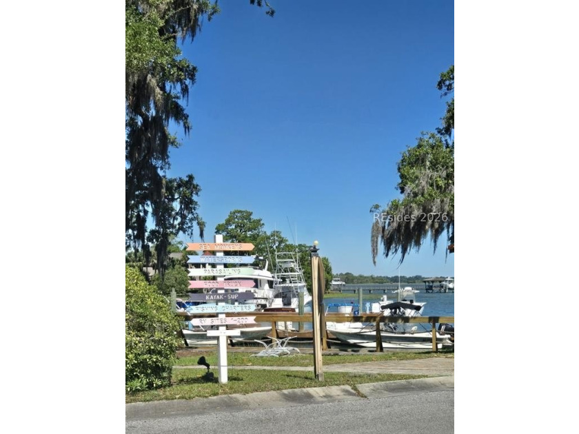 One of the more desired RV lots! Enjoy resort-style amenities - photo 17