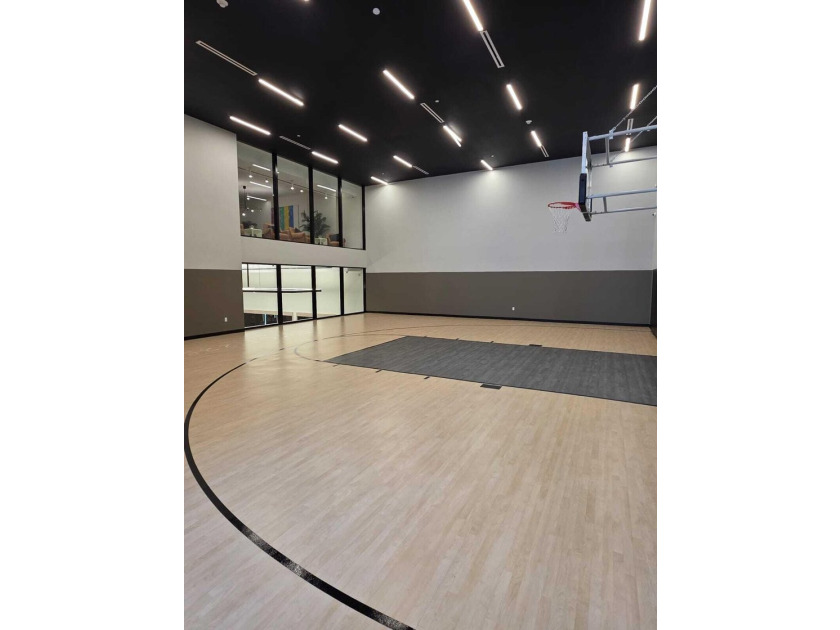 225 N Miami Ave 804 - photo 33