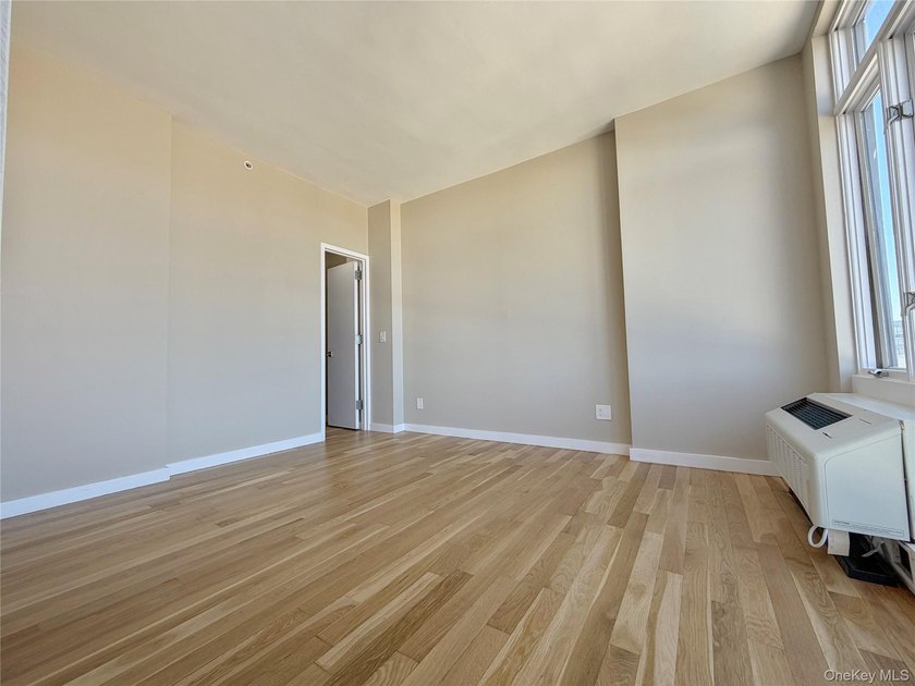 Spacious, Sun-Filled One-Bedroom Condo at The Conrad - East - photo 10