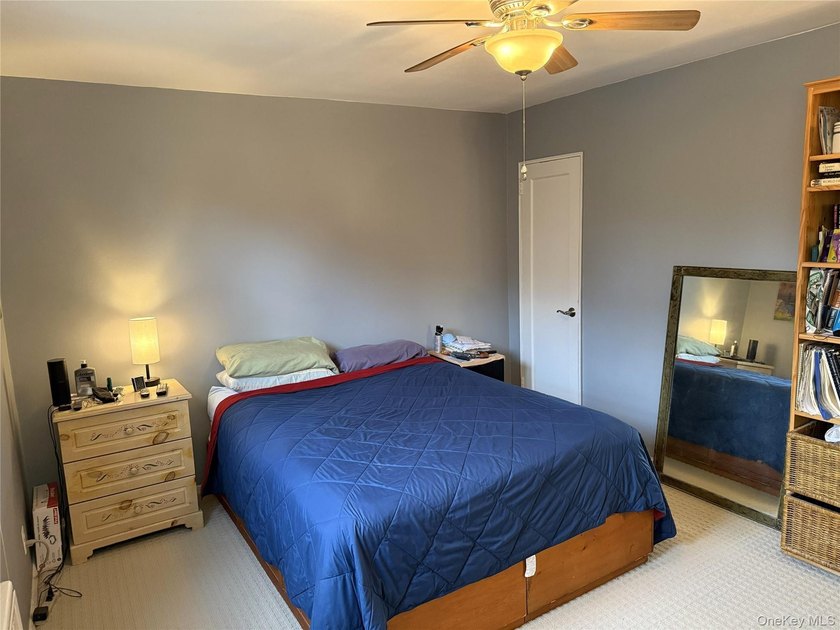 Desirable 2/3 BR w Modern, Open Concept Layout In Great Location - photo 14
