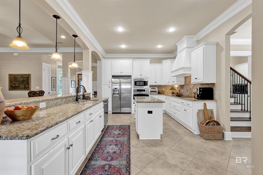 A stunning custom home in the beautiful Summer Lake community - photo 7