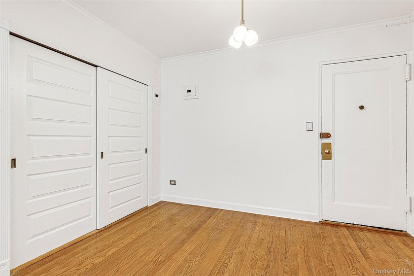 Welcome to The Grover Cleveland. A spacious and sun-filled - photo 4