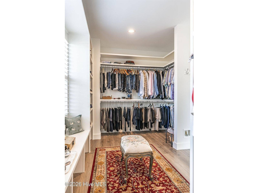 Price improvement! Now offered at $955,000. This impeccably - photo 12