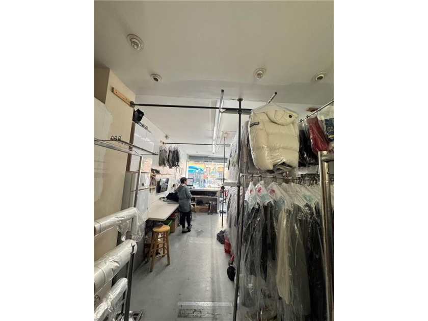Turn keys dry cleaner For Sale. 10 years business!! this is - photo 5