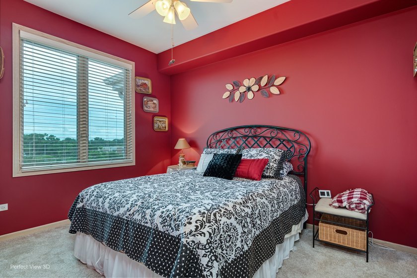 Premium Penthouse unit is a must see! It features vaulted - photo 15