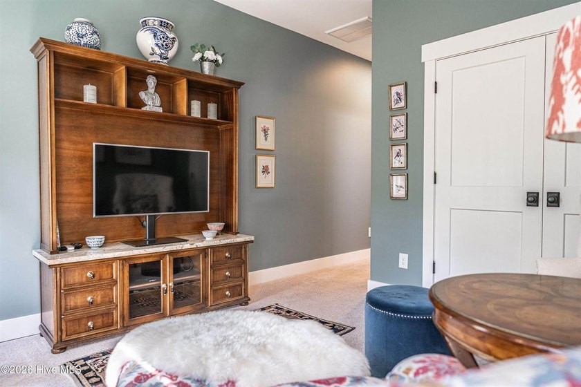 Price improvement! Now offered at $955,000. This impeccably - photo 16