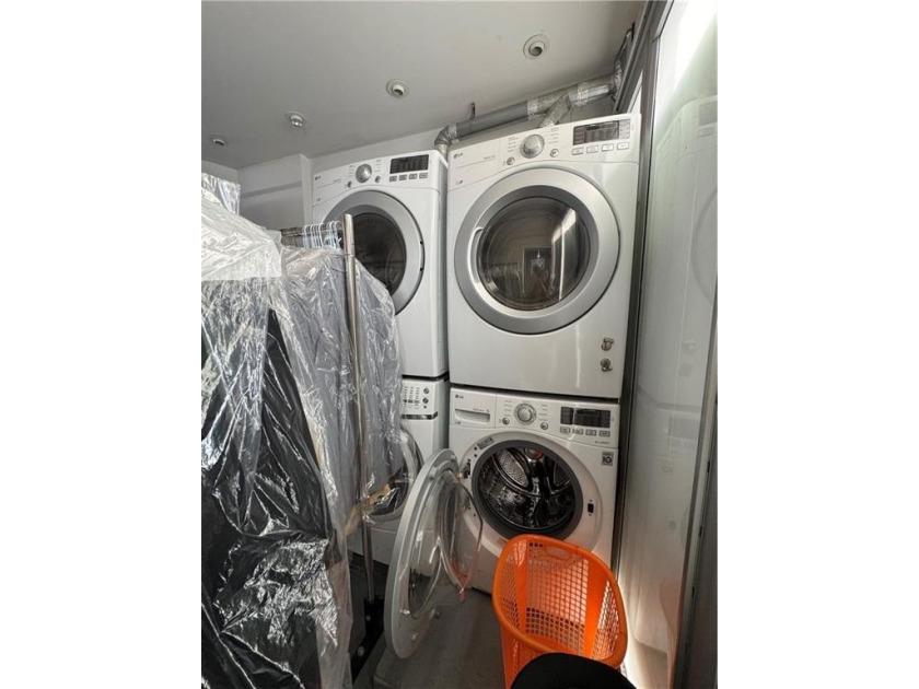 Turn keys dry cleaner For Sale. 10 years business!! this is - photo 8