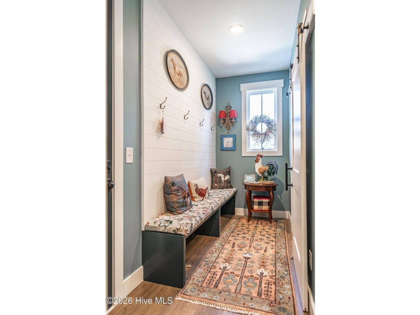 Price improvement! Now offered at $955,000. This impeccably - photo 18