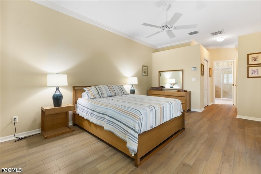 Stunning lakefront pool home in the remarkable gated community - photo 12