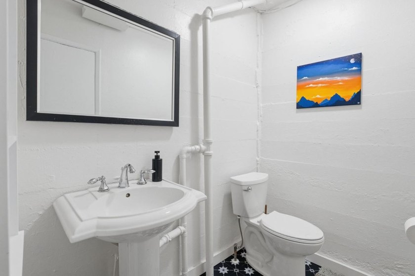 $20K PRICE REDUCTION - TRANSPARENT PRICE! Set on a 10,000+ sq.ft - photo 13