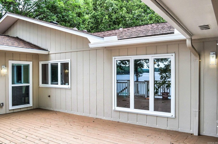 Beautiful 4 bedroom, 3 bath lakefront home on Lake Cortez - photo 42