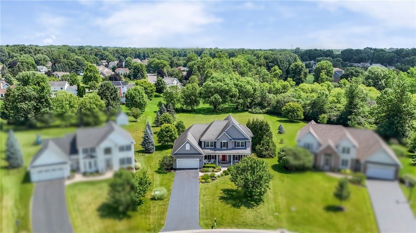 PRISTINE CONTEMPORARY COLONIAL ON A QUIET INTERIOR LOOP STREET! - photo 6