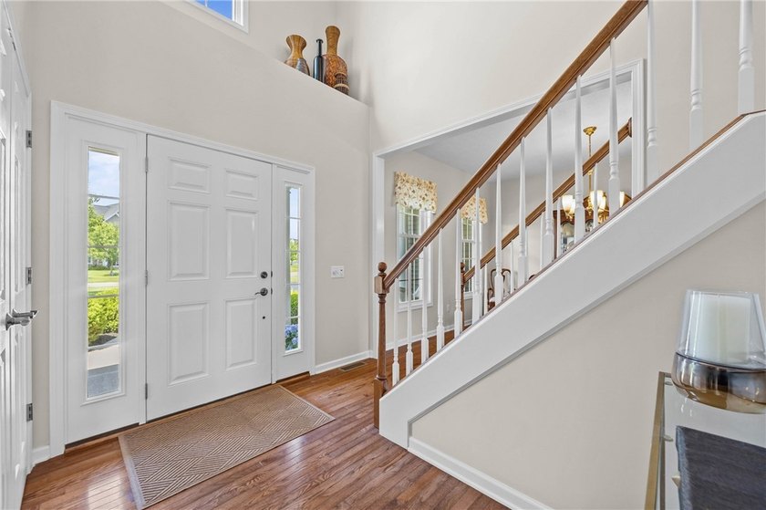 PRISTINE CONTEMPORARY COLONIAL ON A QUIET INTERIOR LOOP STREET! - photo 9