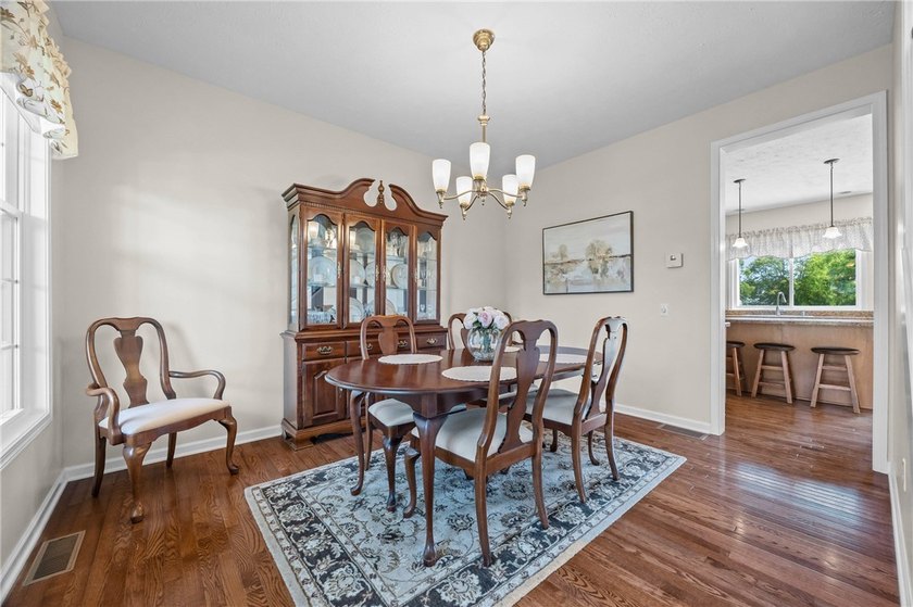 PRISTINE CONTEMPORARY COLONIAL ON A QUIET INTERIOR LOOP STREET! - photo 10