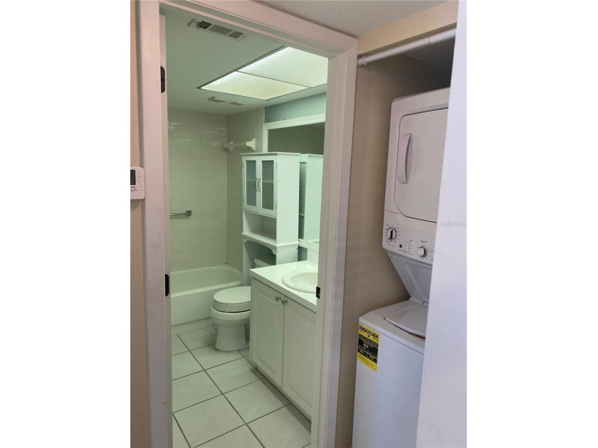 Welcome home to your 1st floor 55+ community. This 2 bed and 2 - photo 22