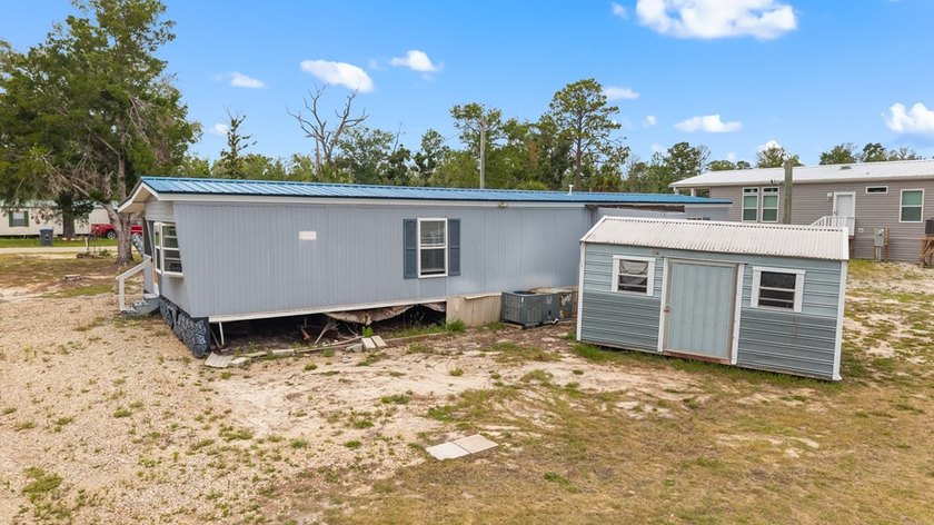 Opportunity awaits in the heart of Steinhatchee! This - photo 4