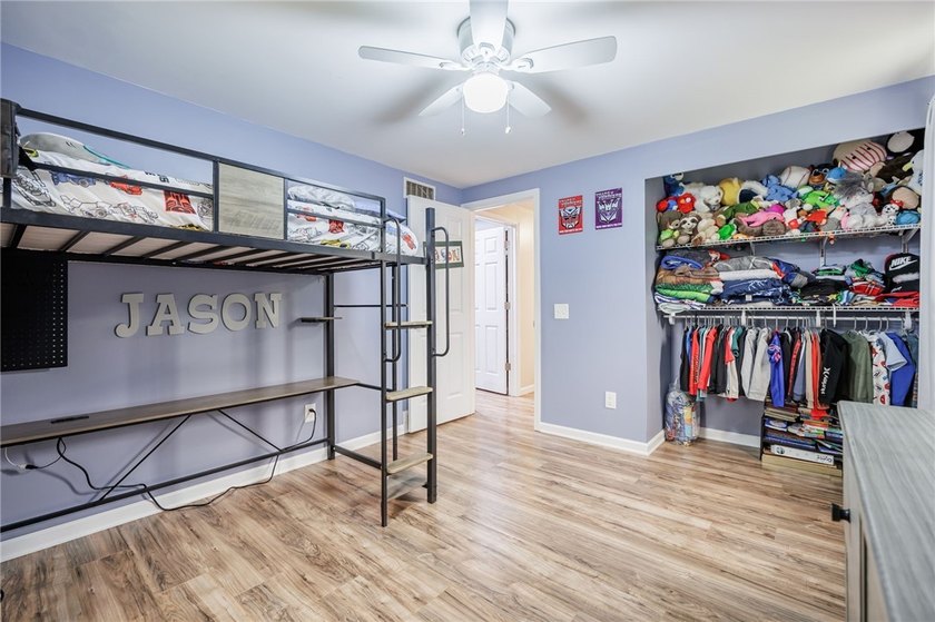 Welcome to 10 Gueymar Circle, a spacious 4-bedroom, 3-bath - photo 28