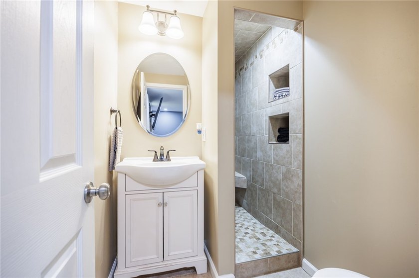Welcome to 10 Gueymar Circle, a spacious 4-bedroom, 3-bath - photo 32