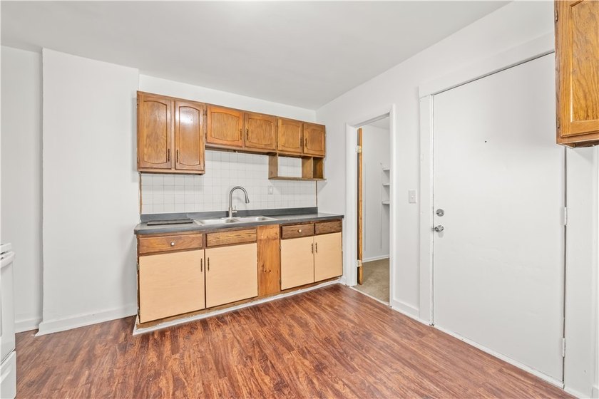 Side-by-side duplex offering a great investment opportunity - photo 7