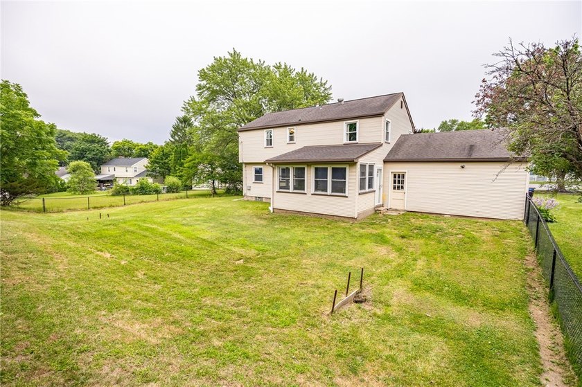 Welcome to 10 Gueymar Circle, a spacious 4-bedroom, 3-bath - photo 39