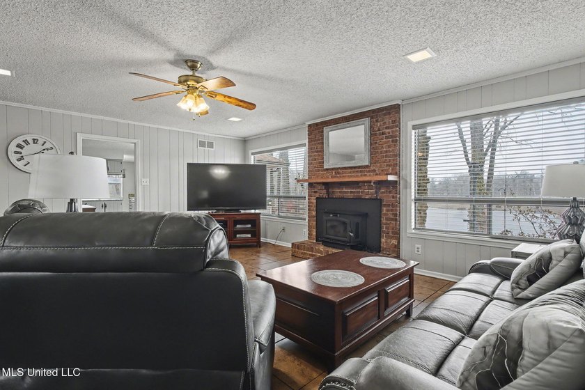 Rare opportunity to own 21+ acres in the heart of Hernando! This - photo 13