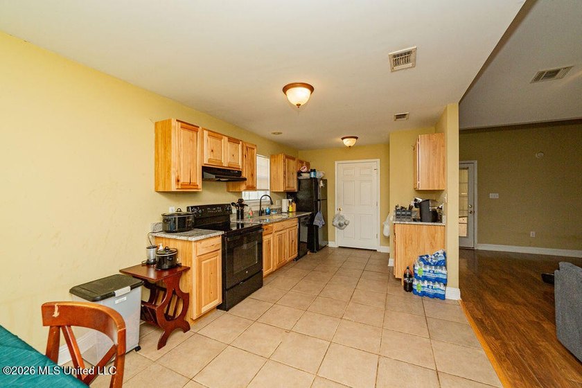Nice 3b/2b home with a big, fenced backyard. Great floor plan - photo 12