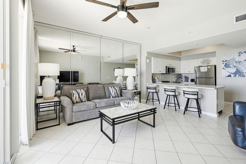 This beautifully updated 1 bedroom, 1.5 bath condo on Miramar - photo 4