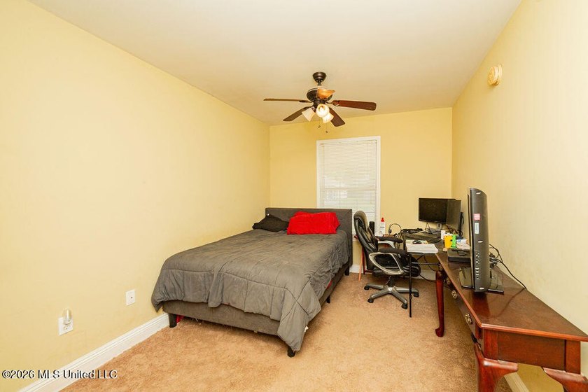 Nice 3b/2b home with a big, fenced backyard. Great floor plan - photo 17