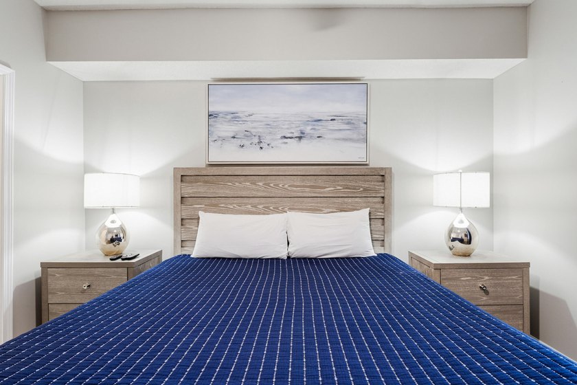 This beautifully updated 1 bedroom, 1.5 bath condo on Miramar - photo 9
