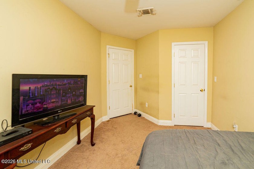 Nice 3b/2b home with a big, fenced backyard. Great floor plan - photo 20