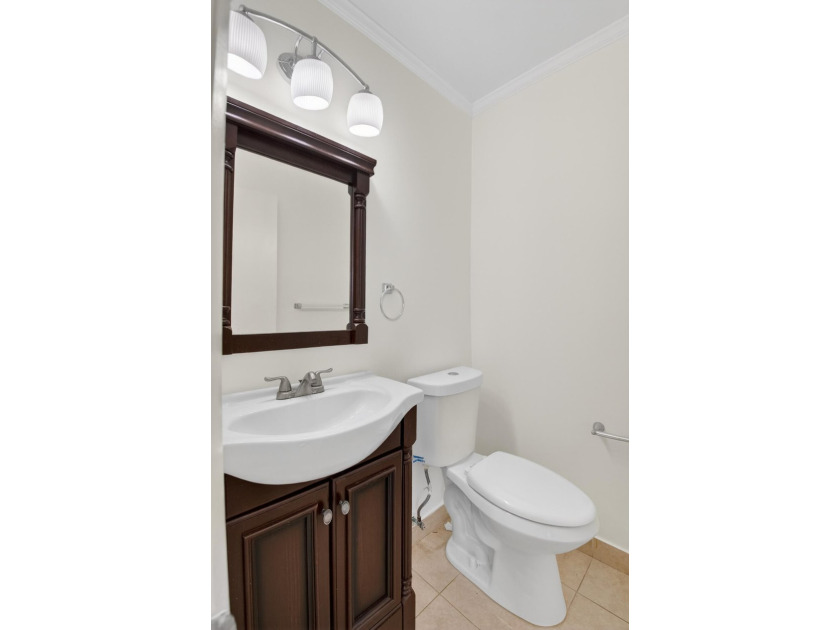 Updated 1-Bed, 1.5-Bath Condo in Kings Point. Second-floor condo - photo 21