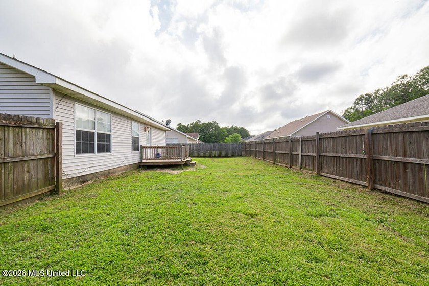 Nice 3b/2b home with a big, fenced backyard. Great floor plan - photo 32