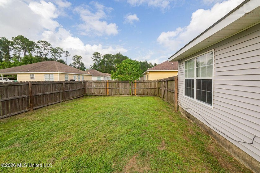 Nice 3b/2b home with a big, fenced backyard. Great floor plan - photo 34