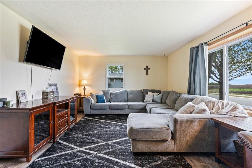 Welcome home! Step into this beautiful five-bedroom, two-bath - photo 3
