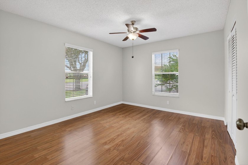 Welcome to this thoughtfully designed two-bedroom, two-bathroom - photo 22