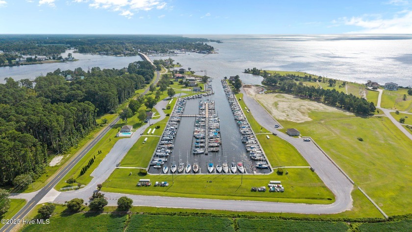 Enjoy stunning water and marina views from this beautiful 0 - photo 14