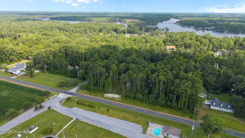 Enjoy stunning water and marina views from this beautiful 0 - photo 17