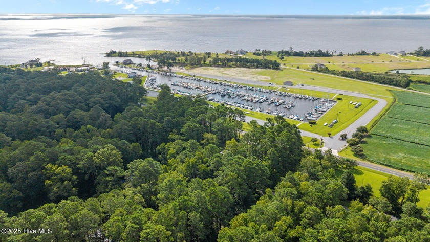 Enjoy stunning water and marina views from this beautiful 0 - photo 22