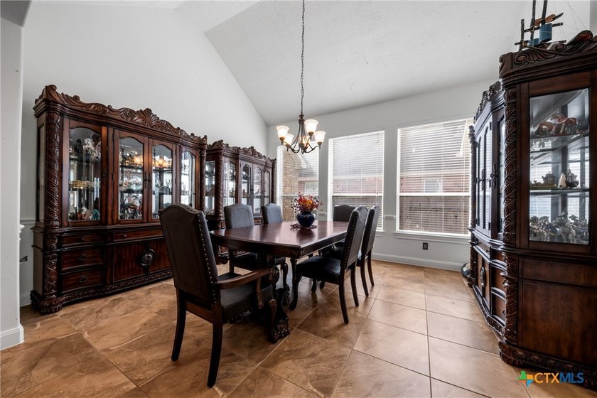 Craftsman inspired 2 story home on a corner lot with mature - photo 11