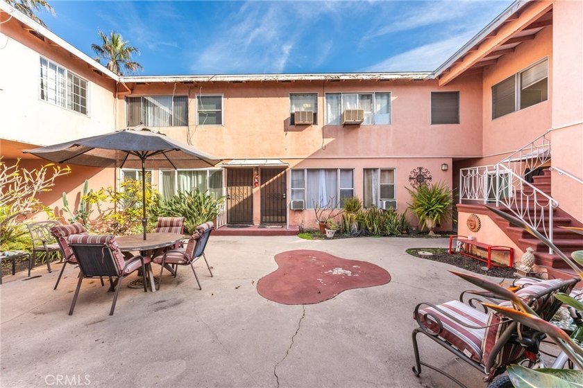 Welcome to 930 E 1st Street #2 - a clean, well-maintained - photo 13