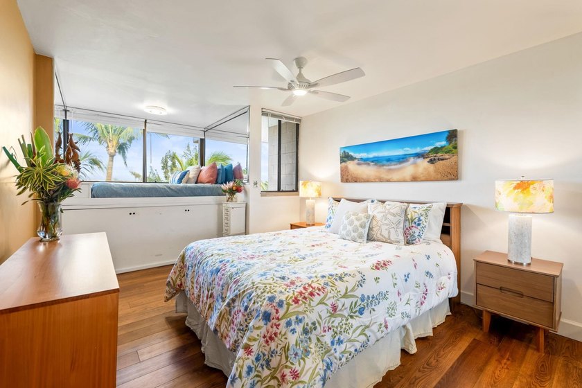Live on the Beach! Wake up to the sound of waves in this direct - photo 25