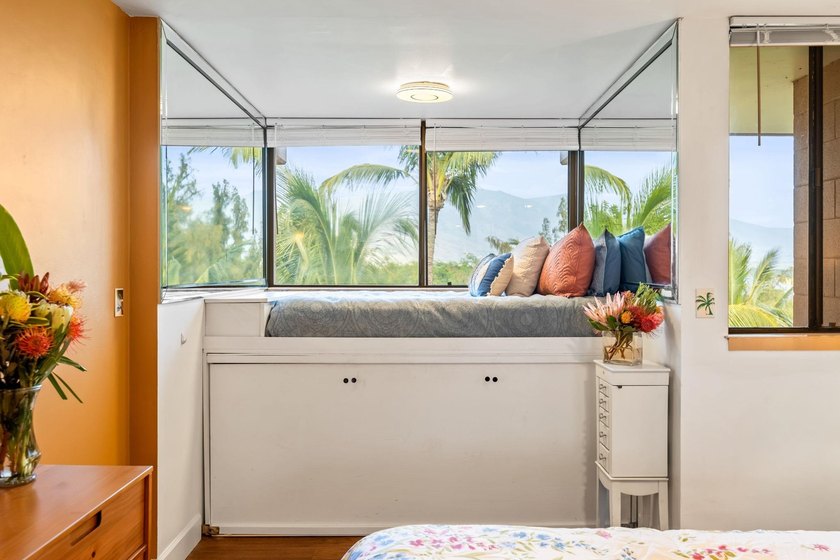 Live on the Beach! Wake up to the sound of waves in this direct - photo 33