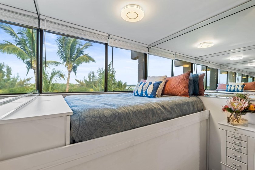 Live on the Beach! Wake up to the sound of waves in this direct - photo 34